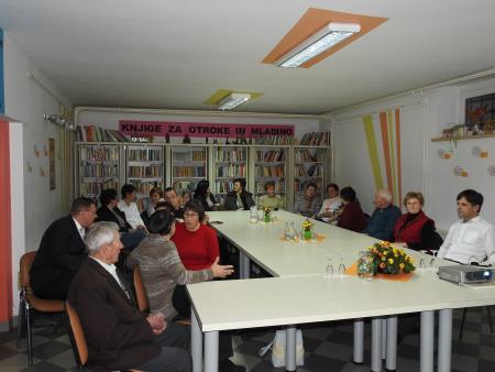 V prostorih Knjižnice in čitalnice Razkrižje je potekalo predavanje v okviru projekta SuhDan 3